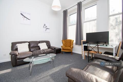2 bedroom flat to rent, Cessnock Street, Glasgow, G51