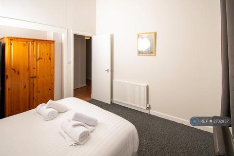 2 bedroom flat to rent, Cessnock Street, Glasgow, G51