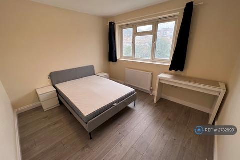 4 bedroom terraced house to rent, Murray Square, London, E16
