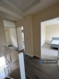 4 bedroom terraced house to rent, Murray Square, London, E16
