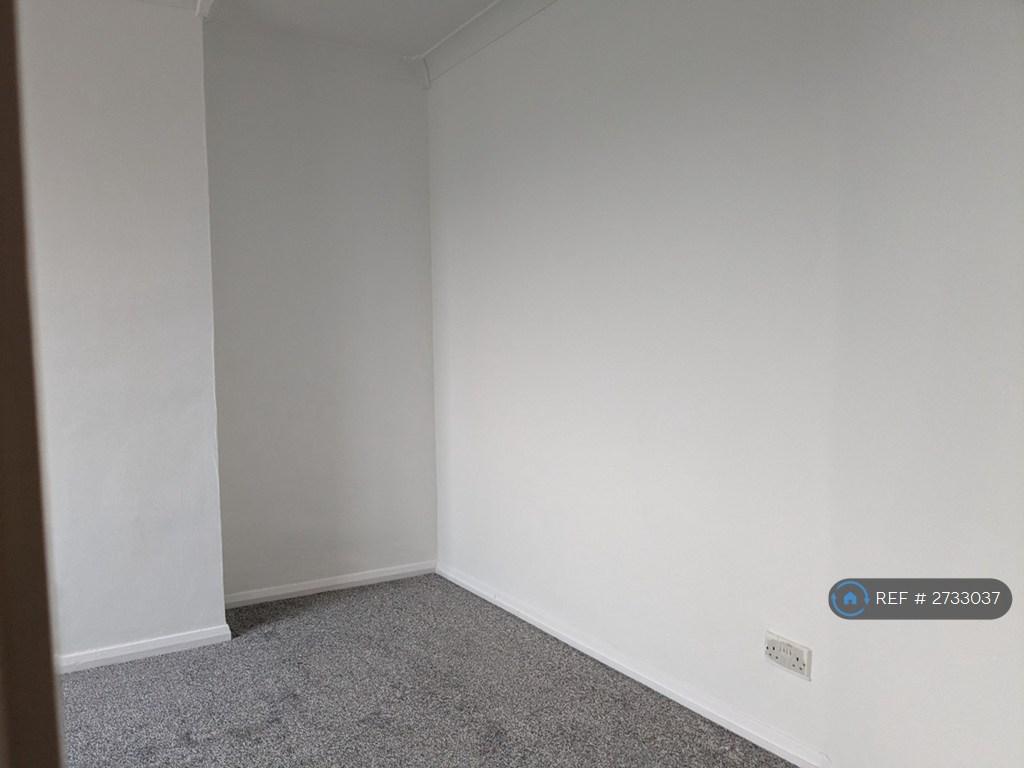 Bedroom 1b