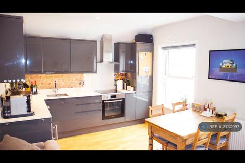 1 bedroom flat to rent, Upper High Street, Epsom, KT17