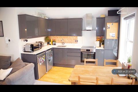 1 bedroom flat to rent, Upper High Street, Epsom, KT17