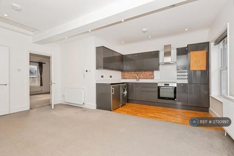 1 bedroom flat to rent, Upper High Street, Epsom, KT17