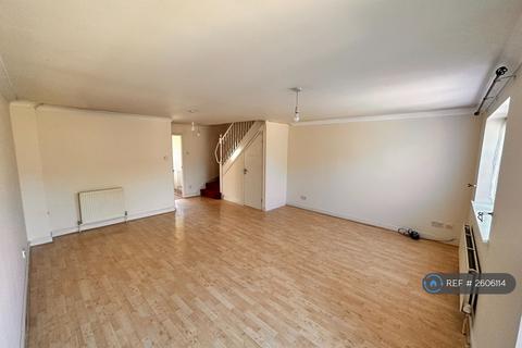 3 bedroom end of terrace house to rent, Coalmans Way, Burnham, Slough, SL1