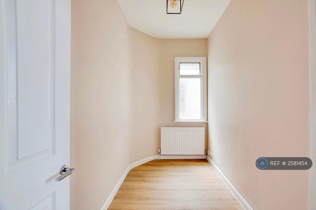 Study/Walk In Storage/Wardrobe Space