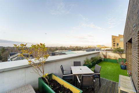 undefined, Commerce Road, Brentford TW8