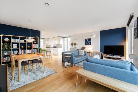 undefined, Commerce Road, Brentford TW8