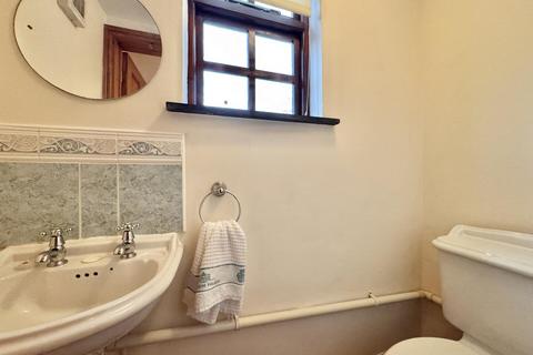 3 bedroom cottage for sale, Rose, Truro