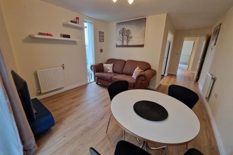 2 bedroom flat to rent, Salk Close, London