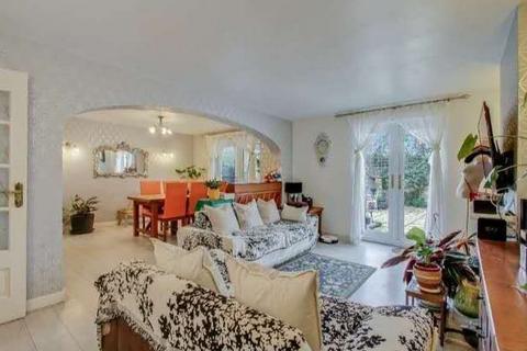 undefined, Willow Avenue,Denham