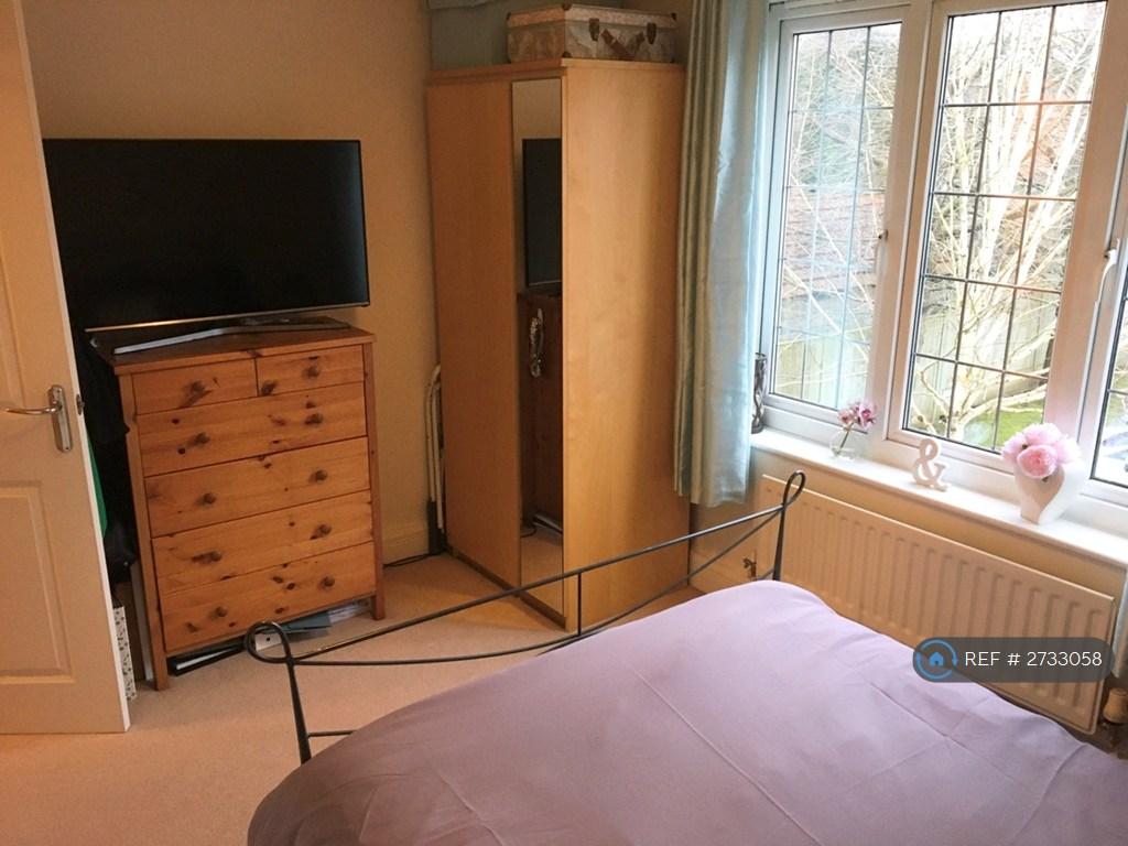 2nd Bedroom, Drawers And Tv Not Included