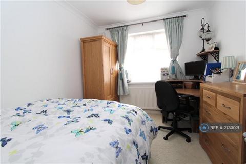 2 bedroom maisonette to rent, Sandall Close, London, W5