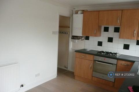 2 bedroom semi-detached house to rent, Poplar Close, Winsford, CW7