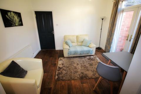 undefined, Flat 4, 23 The Avenue, Lincoln, Lincolnshire, LN1 1PD