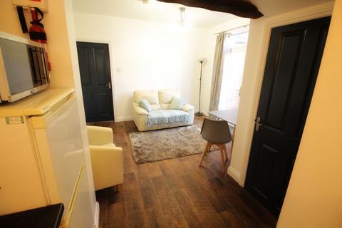 undefined, Flat 4, 23 The Avenue, Lincoln, Lincolnshire, LN1 1PD