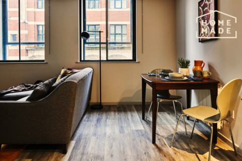 Studio to rent, Granby Row, M1