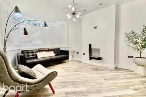 3 bedroom semi-detached house to rent, Blakeland Rd, B44