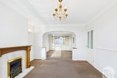 3 bedroom semi-detached house to rent, Gaveston Road, Coventry, CV6