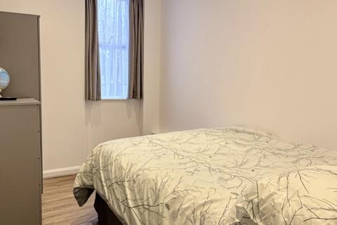 1 bedroom flat to rent, Chichele Road