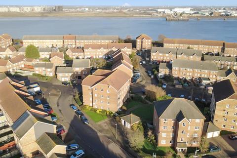 2 bedroom apartment for sale, Fairway Drive, London,SE28