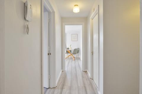 2 bedroom apartment for sale, Fairway Drive, London,SE28