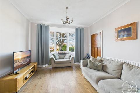 3 bedroom semi-detached house for sale, Oak Road, Leeds