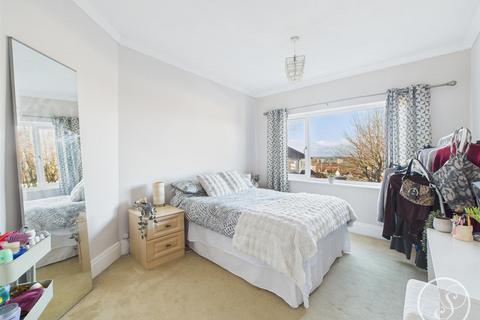 3 bedroom semi-detached house for sale, Oak Road, Leeds
