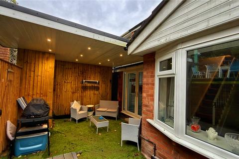 4 bedroom semi-detached house for sale, Clough Road, Middleton, Manchester, M24