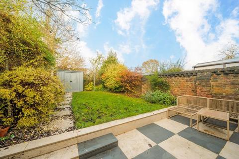 2 bedroom flat for sale, Purves Road, London NW10