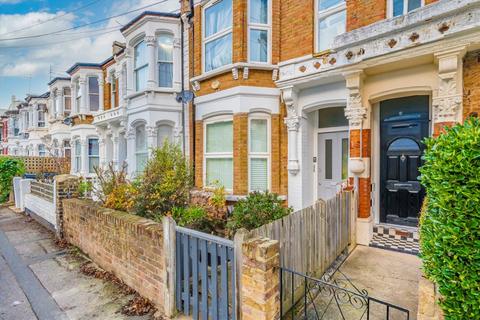 2 bedroom flat for sale, Purves Road, London NW10