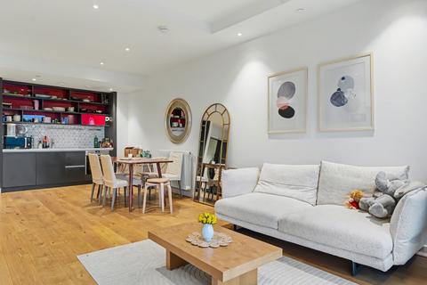 2 bedroom flat for sale, Hope Street, Kent Building, E14