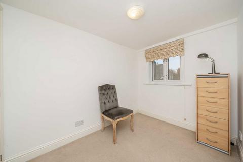 2 bedroom flat for sale, Elliott Road, London W4