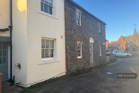 3 bedroom detached house to rent, Trinity Square, Broadstairs, CT10