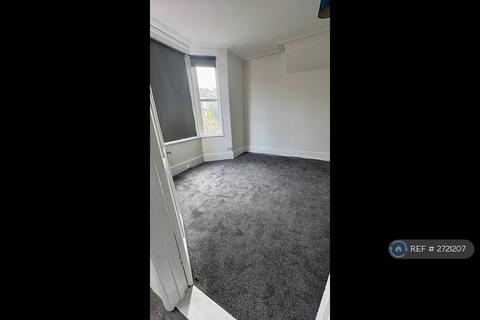 4 bedroom terraced house to rent, Grosvenor Road, London, E10