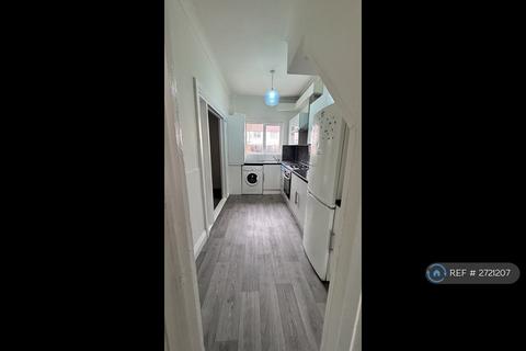 4 bedroom terraced house to rent, Grosvenor Road, London, E10