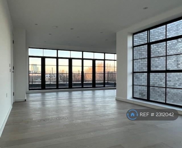 4. Living Room (Unfurnished)
