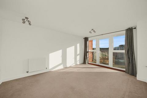 2 bedroom flat for sale, Brunel House, Chancellor Way, Dagenham, RM8