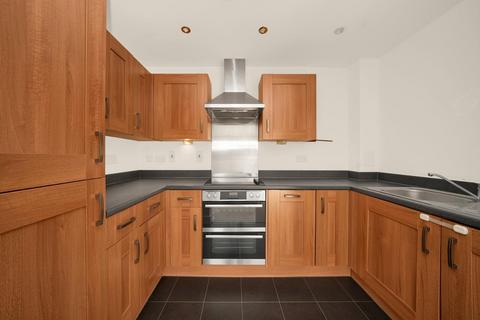 2 bedroom flat for sale, Brunel House, Chancellor Way, Dagenham, RM8
