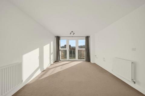 2 bedroom flat for sale, Brunel House, Chancellor Way, Dagenham, RM8