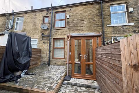 undefined, Wellington Street, Queensbury