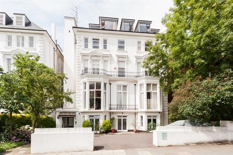 undefined, Belsize Grove, London, NW3