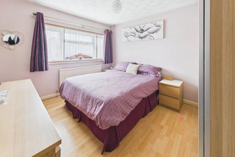 4 bedroom semi-detached house for sale, Sherborne Close, Colnbrook, Berkshire, SL3