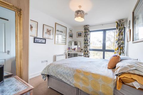 2 bedroom flat for sale, Harry Zeital Way, London, E5