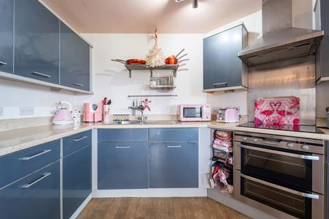 2 bedroom flat for sale, Harry Zeital Way, London, E5