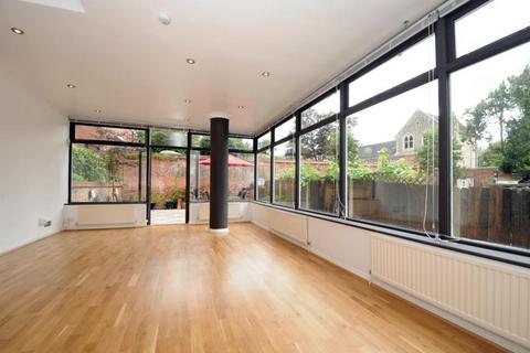 2 bedroom flat for sale, Fitzjohns Avenue,  Hampstead,  NW3,  NW3