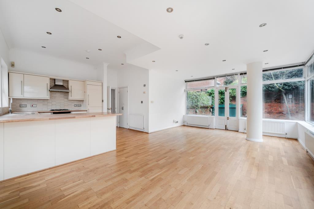 Kitchen / Reception