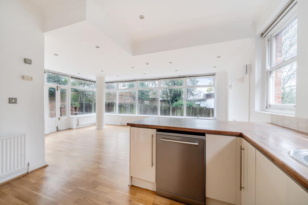 Kitchen / Reception