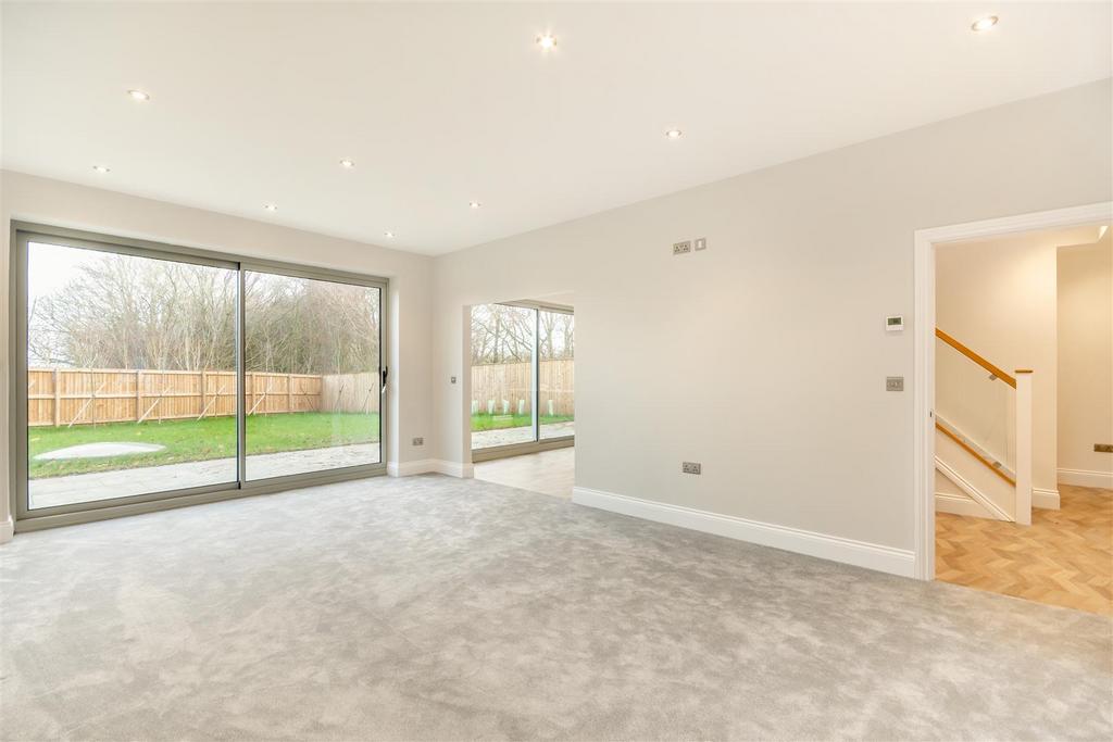 8673458-interior11.jpg