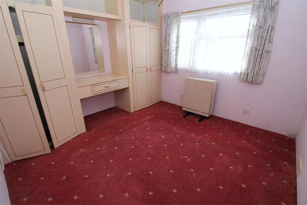 Bedroom 1.JPG